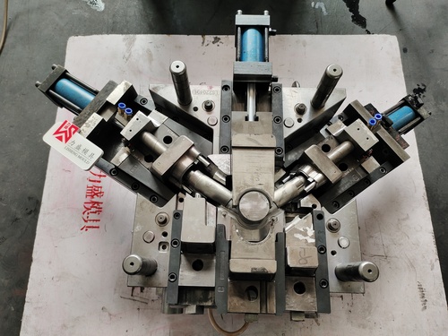 1000CC发动机侧歧管
