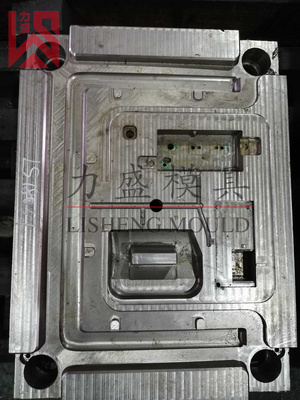 A04三点式安全带导向