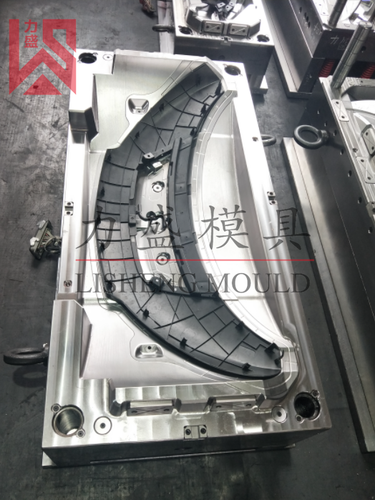 汽车前面板模具